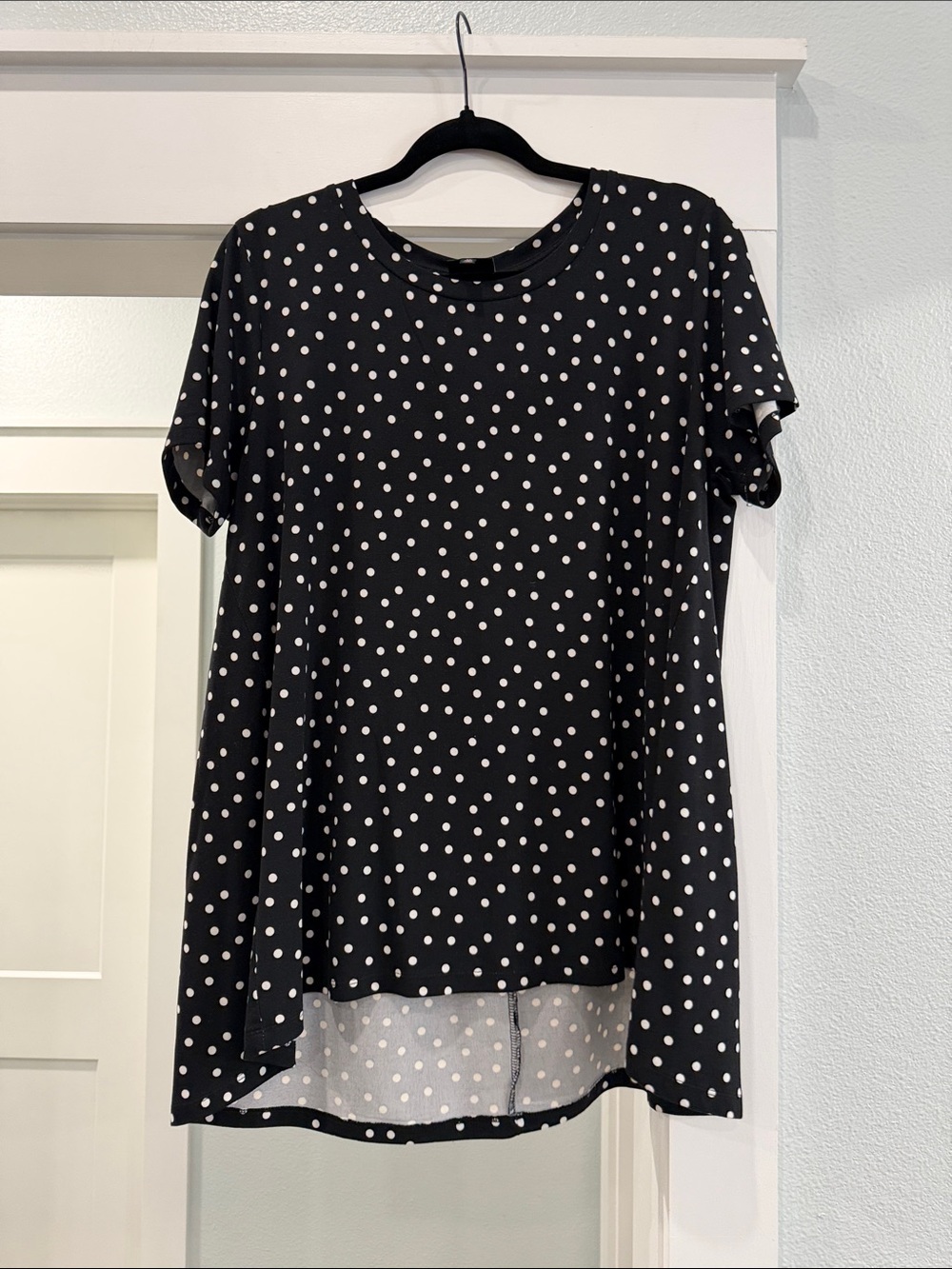 bobeau Black Short Sleeve Polka Dot Top